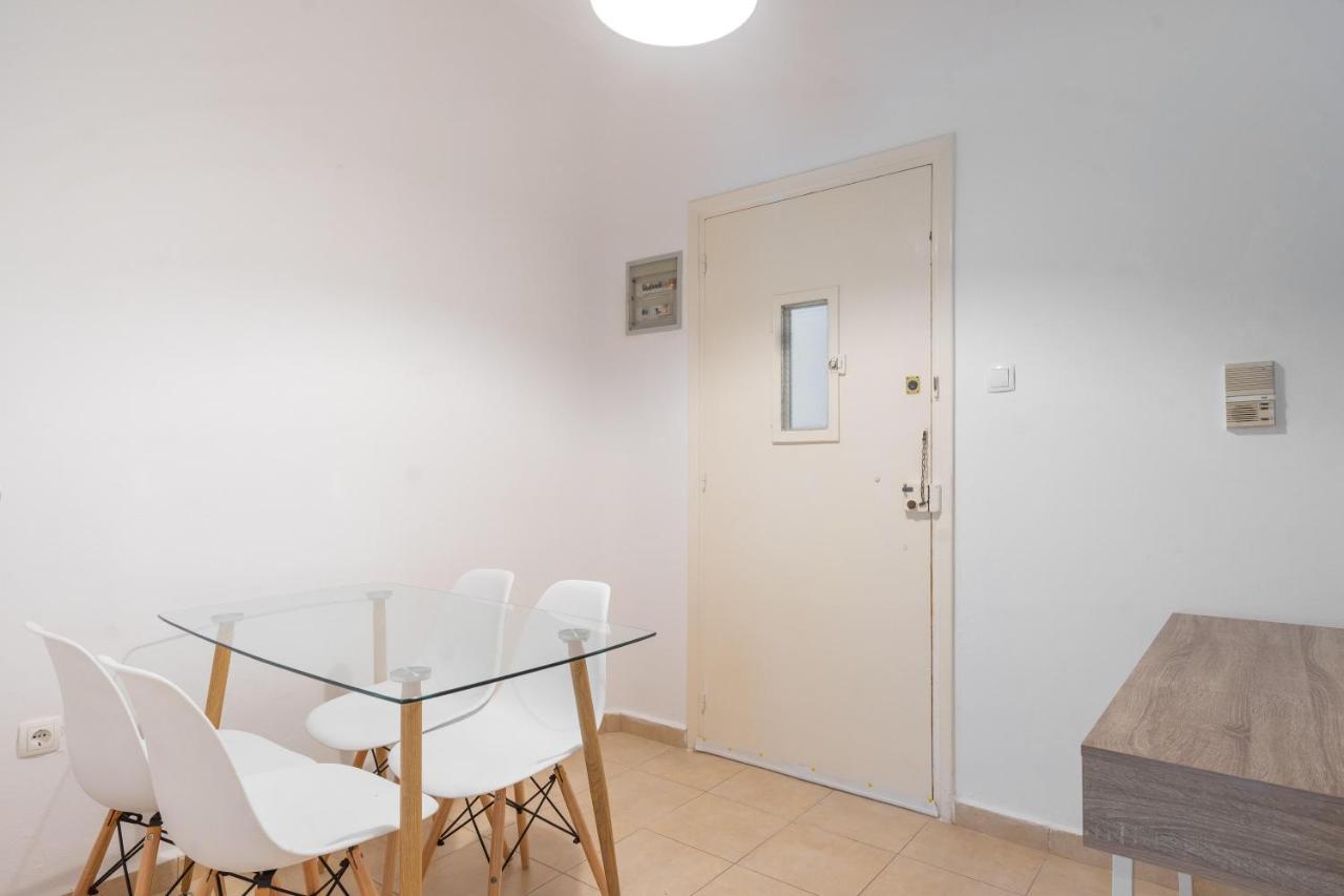 Apartment 1Km From Acropolis Filoppapou Hill Athena Bagian luar foto